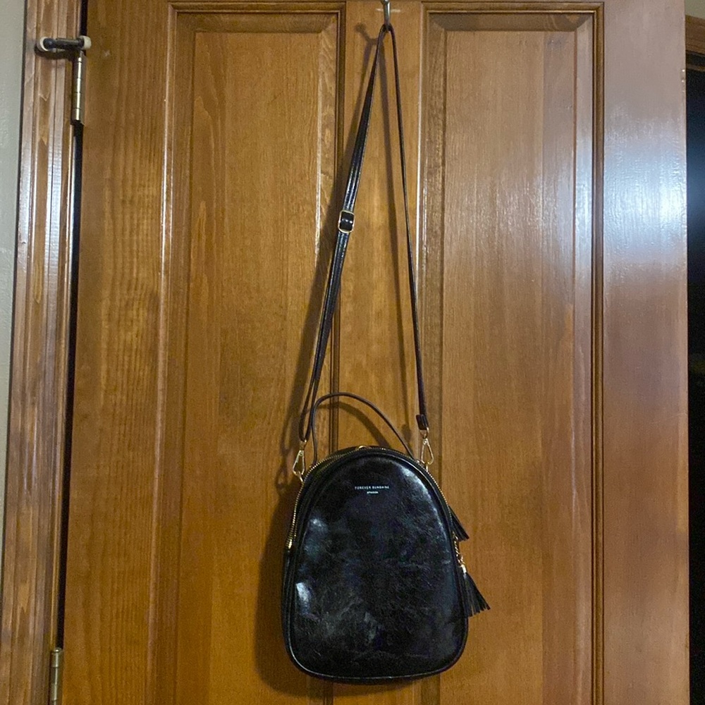 Black crossbody to backpack adjustable purse
